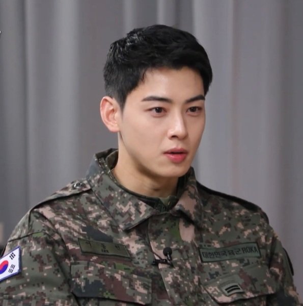 happy_young0330's tweet image. 국방부 근무지원단 군악대대 
이동민 팡파르대 이동민 일병🫡
으누가 말하니 귀에 쏙쏙 👍

▶️youtu.be/ssT55dA6XMs?si…

#차은우 #CHAEUNWOO