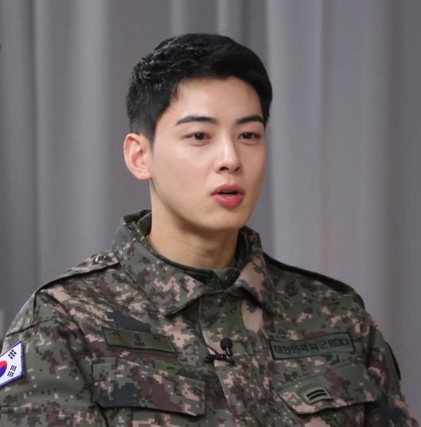 happy_young0330's tweet image. 국방부 근무지원단 군악대대 
이동민 팡파르대 이동민 일병🫡
으누가 말하니 귀에 쏙쏙 👍

▶️youtu.be/ssT55dA6XMs?si…

#차은우 #CHAEUNWOO