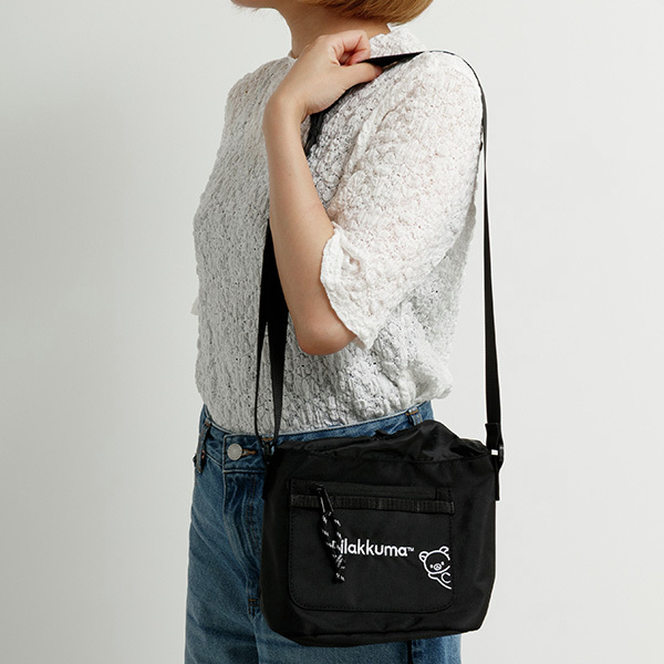 シンプルデザインがちょうどいい。 リラックマ がひょこっとのぞく