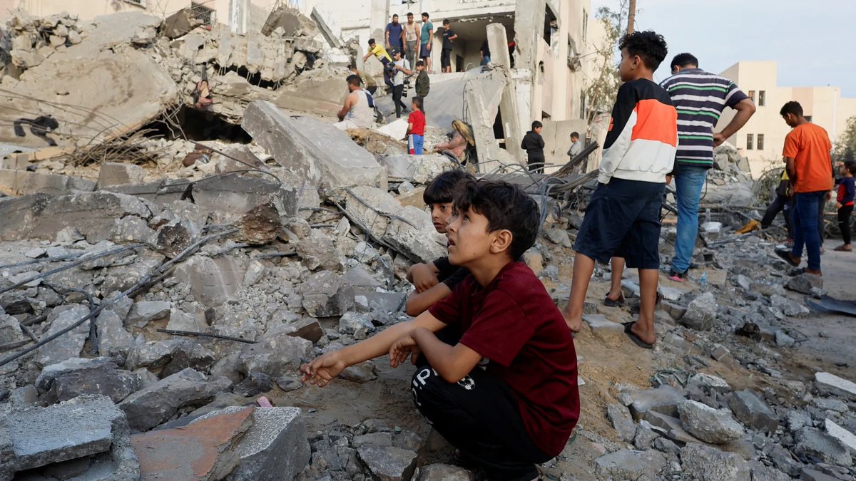 VostovDaDon's tweet photo. @SteveShith74796 @VivekGRamaswamy @BenSasse Palestinians are suffering a much better fate thankfully https://t.co/4dLbYLSQaA
