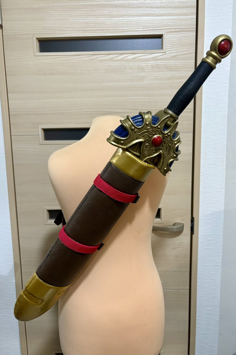 小2の甥っ子用にロトの剣を作った！

刃は安全重視でスポンジ製！