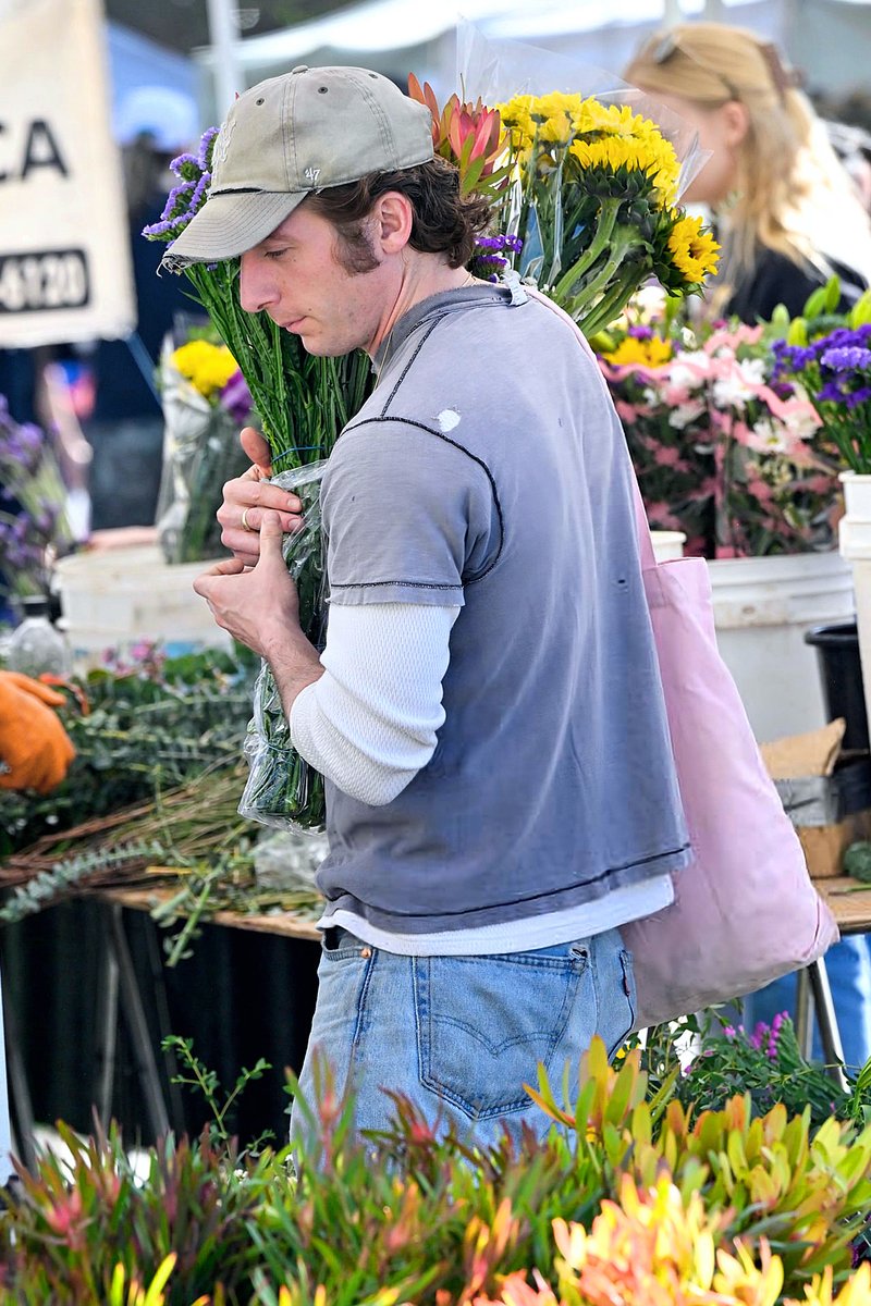 hourlyjaw's tweet image. 