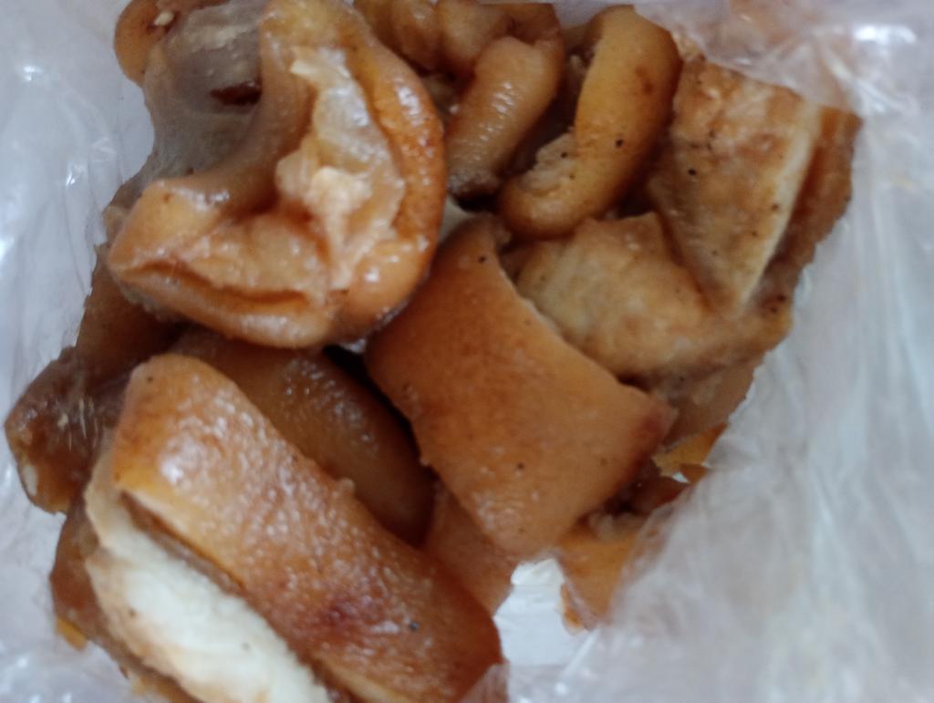 昨日いただいたもの　骨無し豚足　初めて食べた