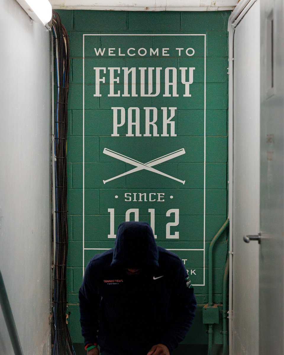 UConn Football tweet media