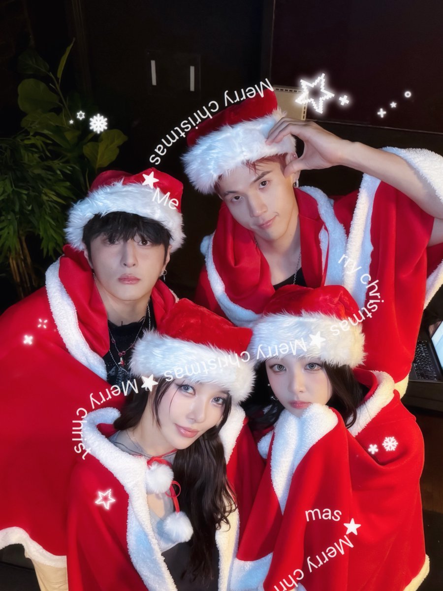 KARD_Official's tweet image. [📷]
꙳⋆❅⊹ 𝙼𝚎𝚛𝚛𝚢 𝙺𝙰𝚁𝙳𝚖𝚊𝚜 ⁎⁺˳✧⍋˖ ࣪⊹

🔗 kard.kr/contents/694b4…

#KARD #카드
#Christmas