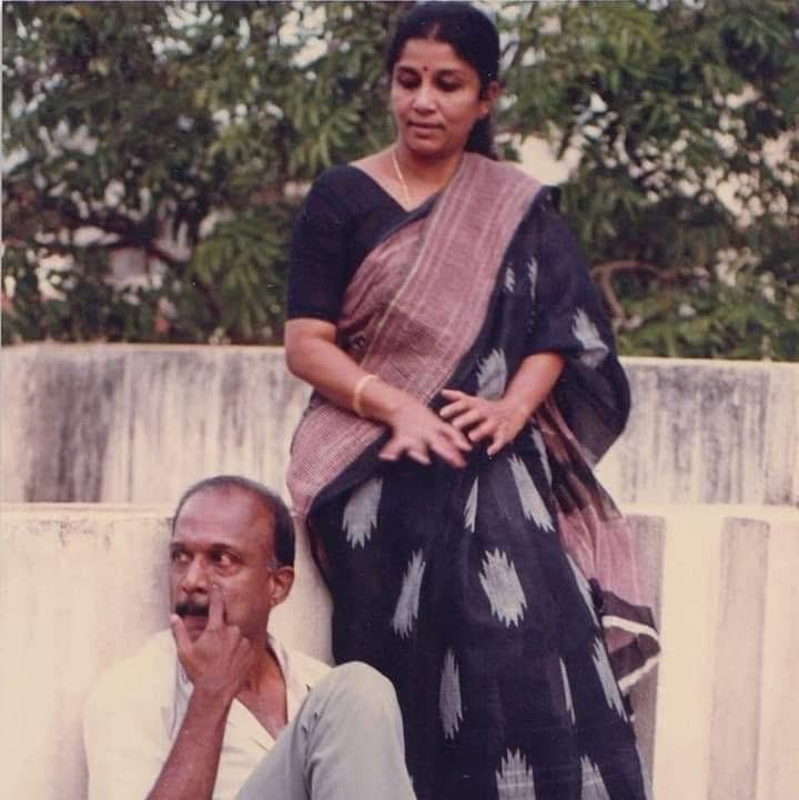 imkarjunsampath's tweet image. அர்ஜுன் சம்பத்தின் அறிக்கை!

கிறிஸ்துமஸ் விழாவில் பங்கேற்ற மாண்புமிகு அமைச்சர் உதயநிதி அவர்கள் தன்னை ஒரு கிறிஸ்தவர்! என்றும், தான் காதலித்து திருமணம் செய்து கொண்ட பெண் கிருத்திகா ஒரு கிருத்துவர்! என்றும்,தெளிவு படுத்தி உள்ளார். 

இதன் காரணமாக சங்கிகளுக்கு எரிச்சல் ஏற்படும்…