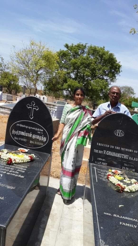 imkarjunsampath's tweet image. அர்ஜுன் சம்பத்தின் அறிக்கை!

கிறிஸ்துமஸ் விழாவில் பங்கேற்ற மாண்புமிகு அமைச்சர் உதயநிதி அவர்கள் தன்னை ஒரு கிறிஸ்தவர்! என்றும், தான் காதலித்து திருமணம் செய்து கொண்ட பெண் கிருத்திகா ஒரு கிருத்துவர்! என்றும்,தெளிவு படுத்தி உள்ளார். 

இதன் காரணமாக சங்கிகளுக்கு எரிச்சல் ஏற்படும்…