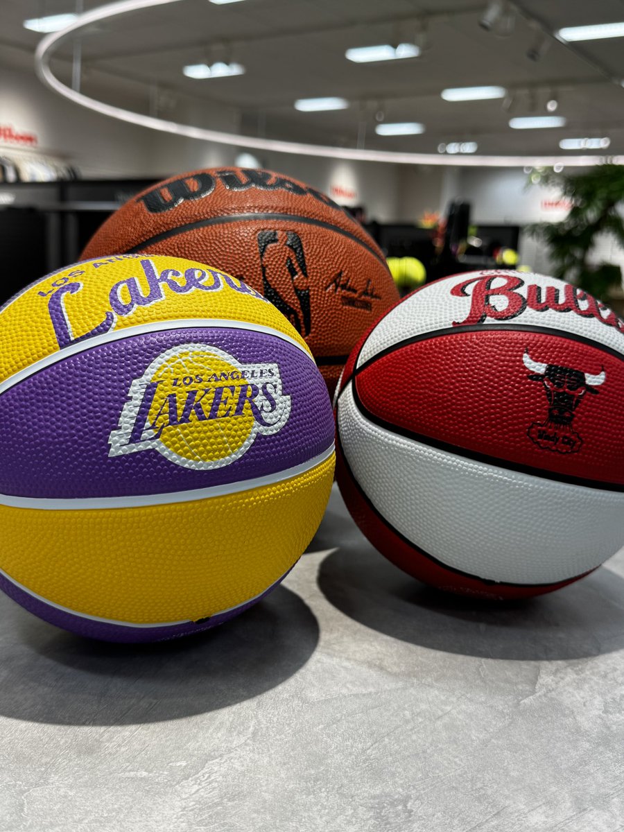 WilsonBskJP's tweet image. 🎄【Wilsonからクリスマスプレゼント🎁】
 フォロー＆リポストで、抽選で2名様にプレゼント🎁

【応募方法】 ① @WilsonBskJP をフォロー ② この投稿をリポスト🔁

【応募期間】 2025年12月24日（水）～2025年12月25日（木）23:59まで
#Wilson
👇続く