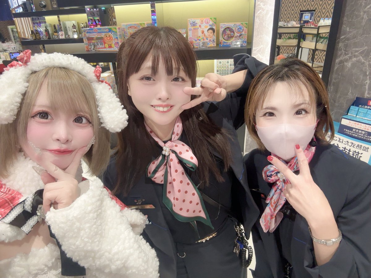 大好きなスタッフさん達と📷🌟 (ˊo̴̶̷̤ ̫)ᴸᵒᵛᴱ︎💕︎ 毎月の楽しみ