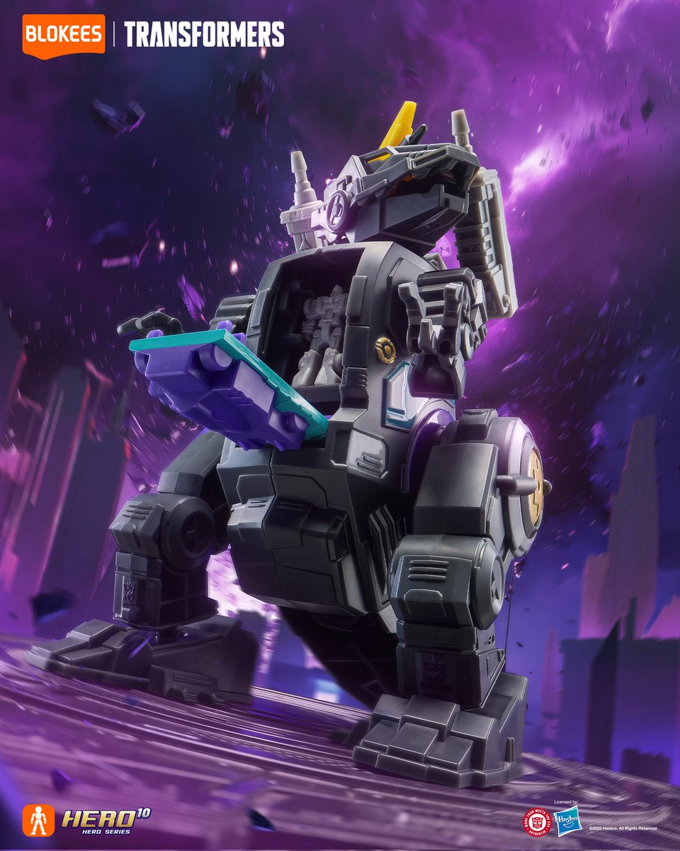 Yo!!!! 🔥🔥 my boy looks so good!!! Ah!!!! Could imagine if this thing was Titan Class?!? XD he'll be a cute addition to my collection to go with my other Trypticon. Full-Tilt looks so cute as just a little dude. 
#Transformers #Collector