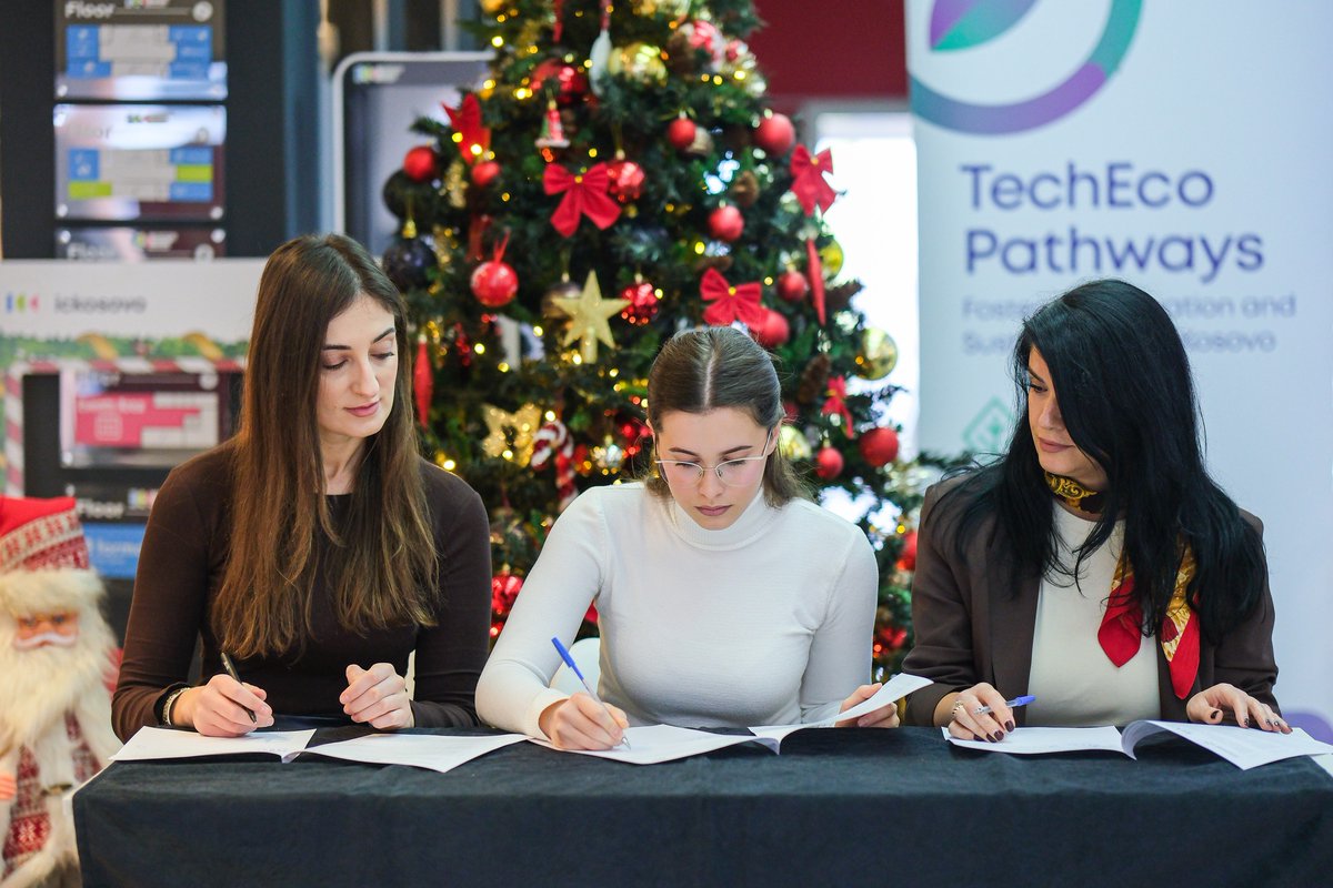 ICKosovo's tweet image. Po e fillojmë ditën me dy vende të reja të punës për studentët dhe bursistët tanë. Nga Janari 2026, Anjesa dhe Egioni do të angazhohen në kompaninë DEX, pas përfundimit të Akademisë "Front-End". 

Suksese dhe ju priftë e mbara!
#LuxAid #LuxDev @LuxDev_HQ