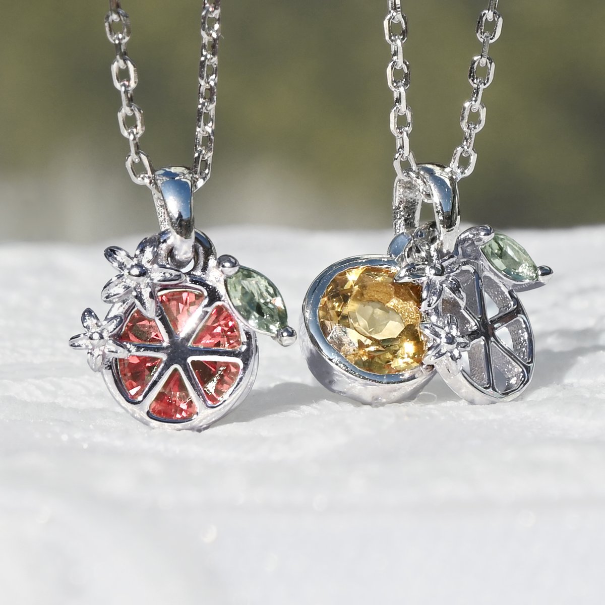 Eeleg_Jewelry's tweet photo. #팔로우이벤트
rt + 팔로우 한분께 원하시는 목걸이 선물로 드려요!🎁

✨일상에 상큼한 활력, [오렌지 목걸이]✨
공개예정으로 업로드 됐습니다!

상큼한 디자인과 특별한 구조가 담긴 오렌지, 자몽, 라임, 레몬 목걸이 구경하러 오세요! 😊😊
https://t.co/ZgUwuE9Q6N https://t.co/mb1wqrXnKk