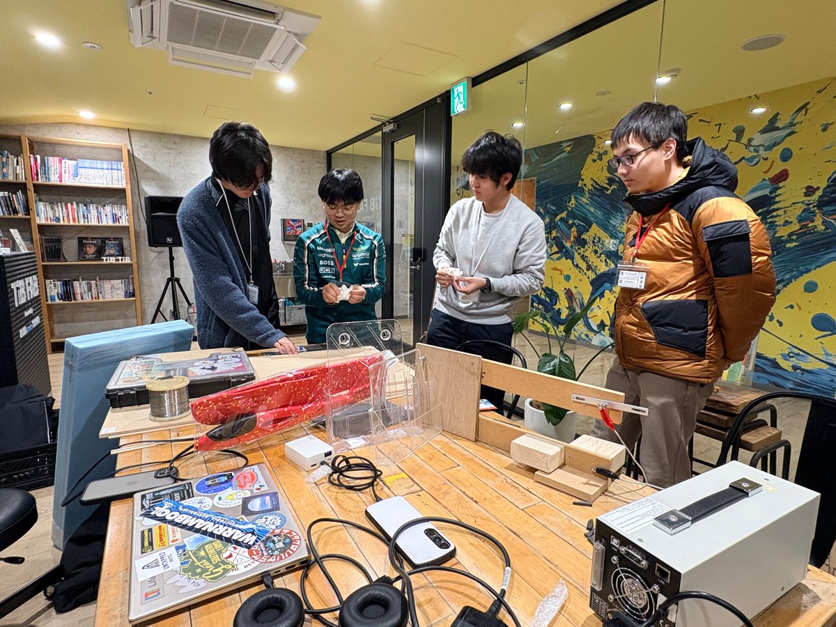 本日からSOARA冬の陣が開始です!
冬の陣では実際に使用される「SOARA-X3」型機体の4分の1サイズ模型の完成を目標としています!
また、Instagramのリール動画を本日、明日くらいから始める予定です!
よろしくお願いします。