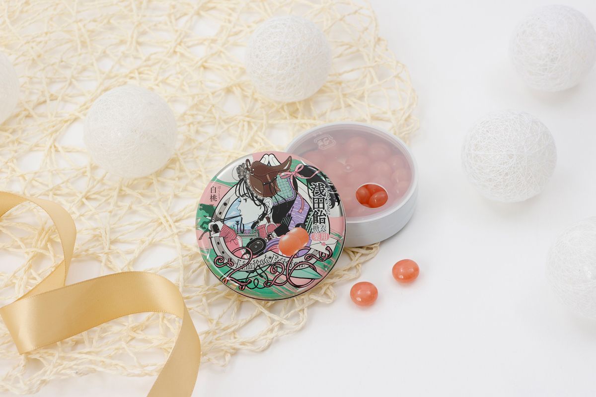 🍑数量限定🍑 指定医薬部外品「浅田飴糖衣 P（白桃）」の冬シーズン数量限定デザイン缶を丸善ジュンク堂書店の35店舗で販売しています。
今回もデザインはもちろん中村佑介さん描き下ろしです。

🐴商品の詳細
asadaame.co.jp/news/2024-10-2…
🐴弊社取扱店舗
honto.jp/store/news/det…