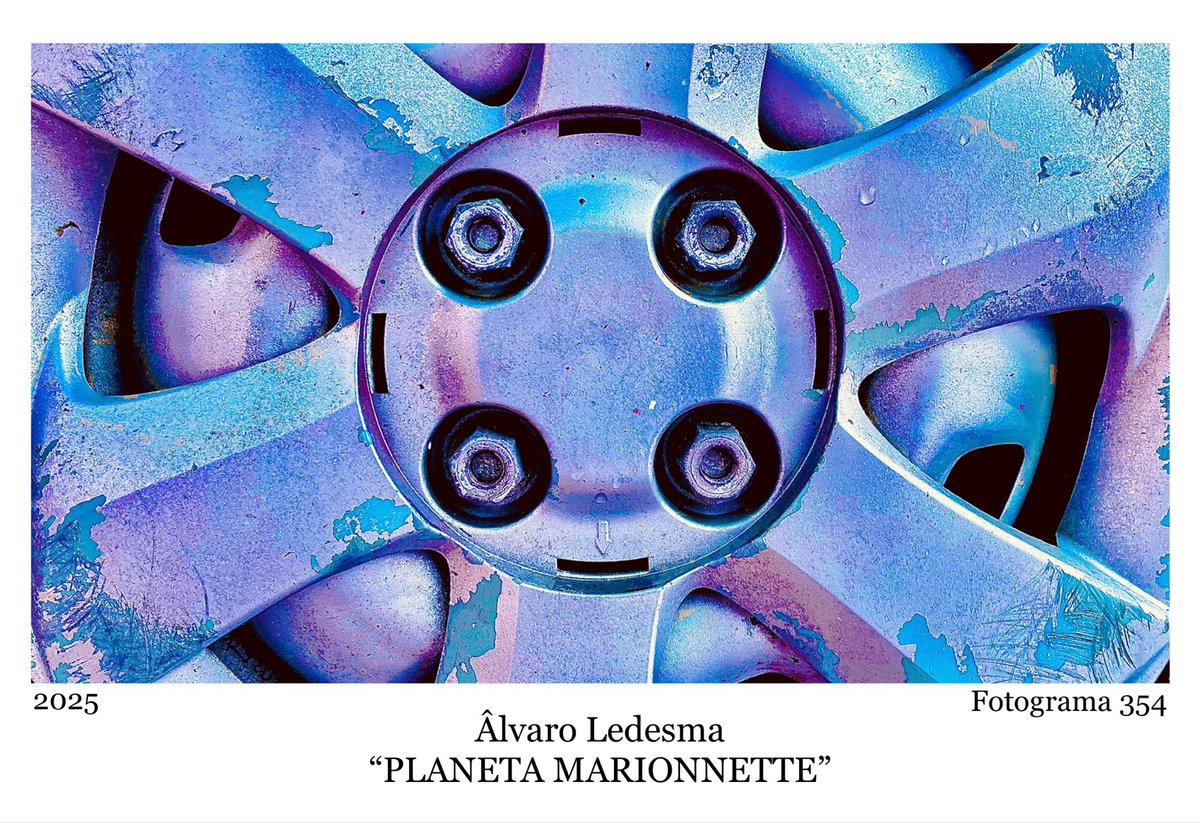 Buenos días, Marionetas. Felices Fiestas a todas.