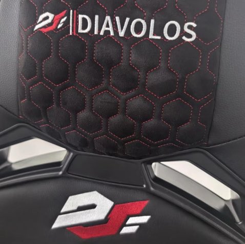 Diavolos_pro's tweet image. To the Next STAGE...

この物体は、一体なんでしょうか…？
#DvS_UP #DvS #GAMINGGEAR