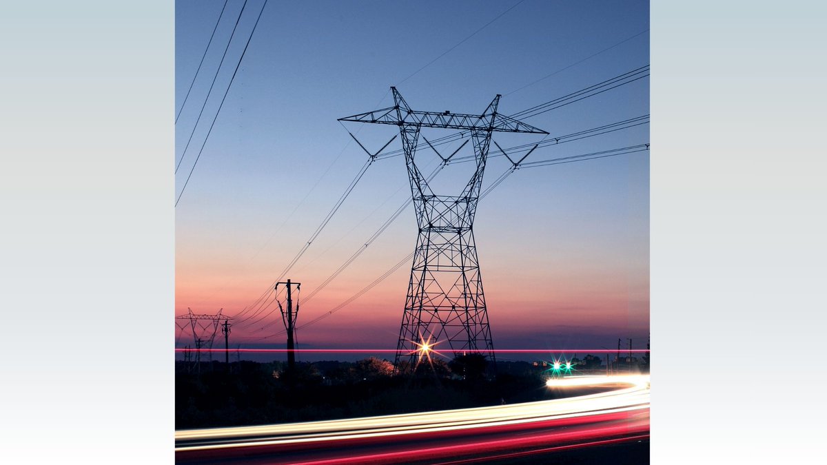 SolarQuarter tweet media