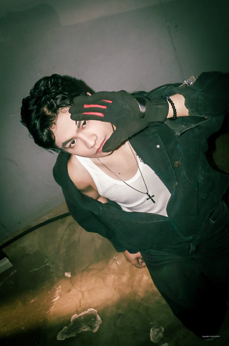 cloud7_ph's tweet image. [#PhotoSeries / #C7_JOHANN] [122325]

Nothing extra. Everything felt.

#CLOUD7_ph