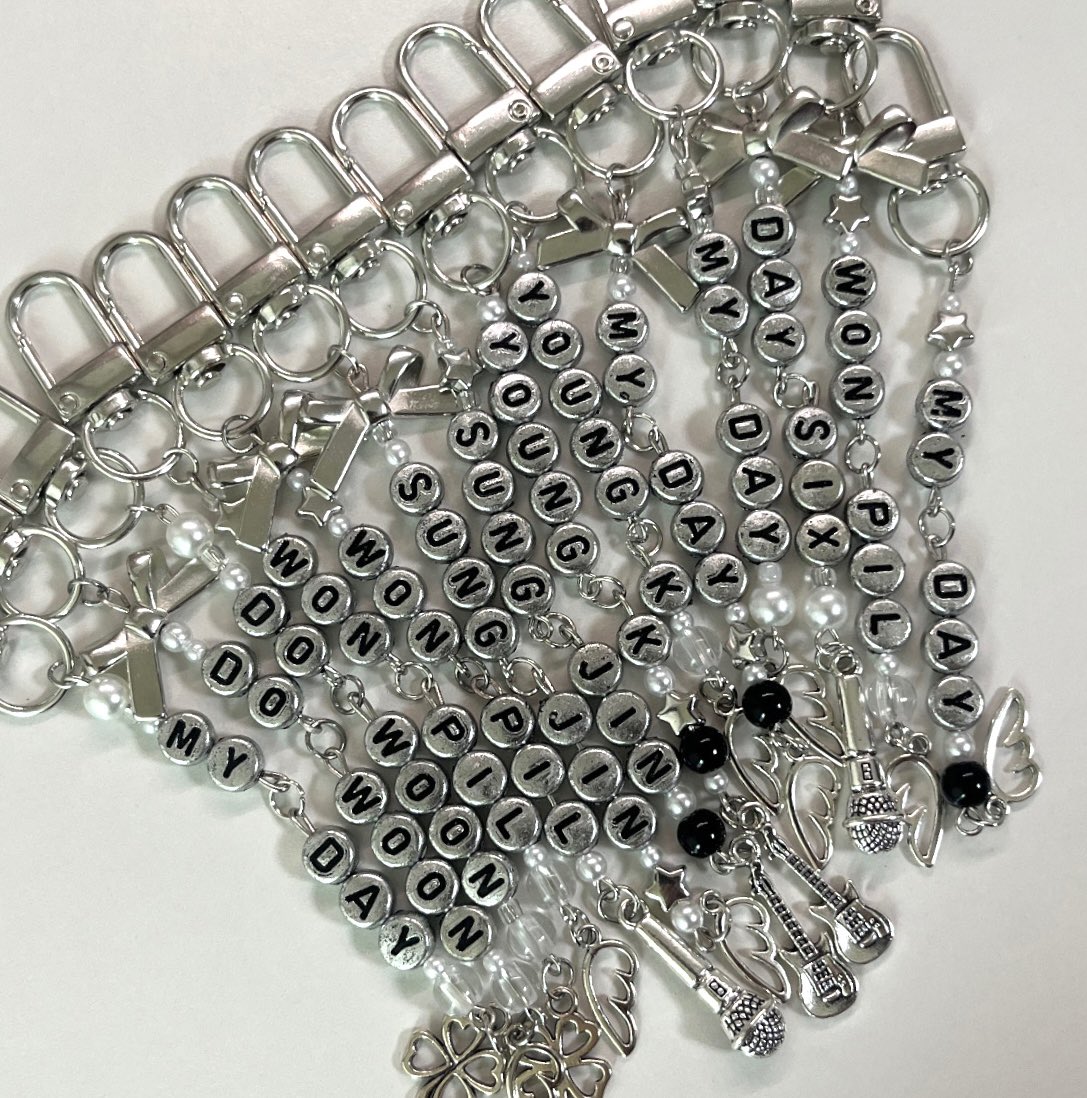 << day6 이니셜 키링 나눔 이벤트 >>

#follow #rt 모두 해주신 2분께 원하시는 멤버의 이니셜 키링을 드립니다!!

나눔 못 받으신 분들이 많은 것 같아서 이벤트 한번 더 열어봐요!

많은 관심 부탁드려요♡

**당발 1.1 예정