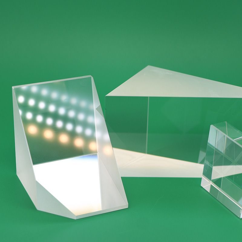 Dove prisms are unique optical elements that rotate images by 180° when light passes through them. They are widely used in interferometers, beam analyzers, and image rotation systems. 
#DovePrism #OpticalPrisms #ImageRotation #Interferometry #PhotonicsSolutions