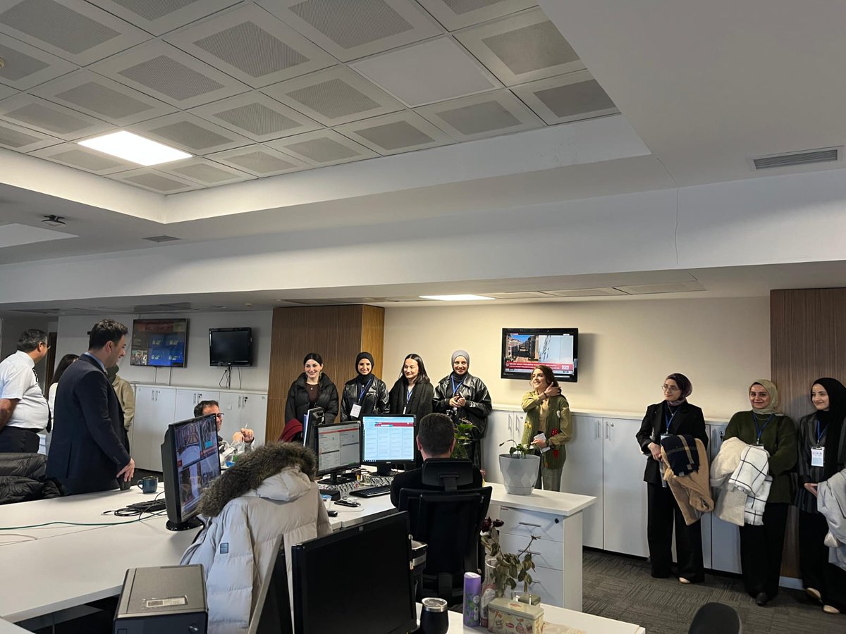 bitlis_eren's tweet photo. Erasmus Kulübü ÜNİDES Projesi Kapsamında “Kampüsten Ekrana: Genç Sesler TRT’de” Etkinliği Düzenledi. Erasmus Kulübü tarafından ÜNİDES projesi kapsamında “Kampüsten Ekrana: Genç Sesler TRT’de” etkinliği gerçekleştirildi. https://t.co/52WPLDuoxK