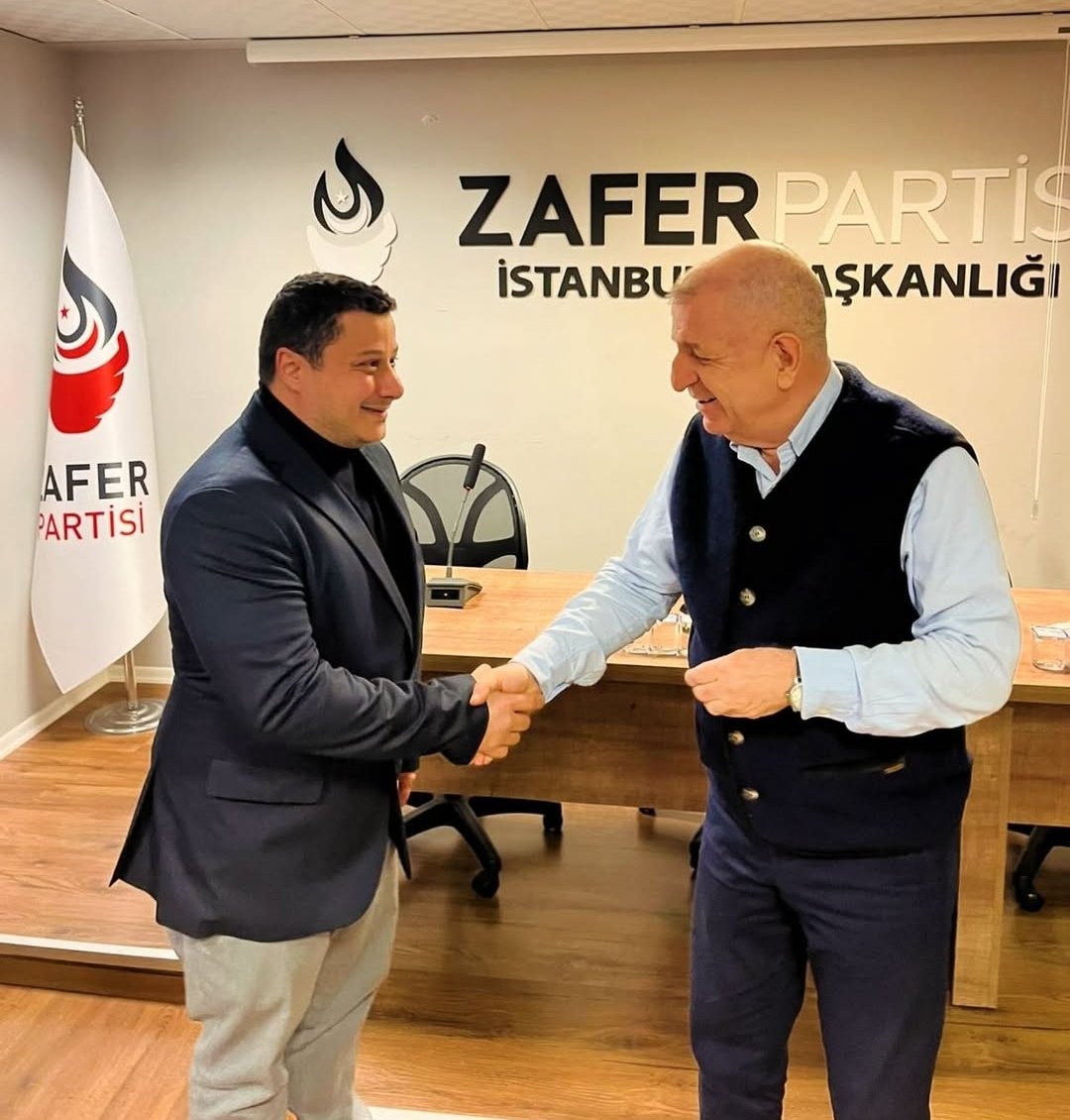 Gerçekleştirdiğimiz İstanbul 2. Olağanüstü İl Kongremizde, Zafer Partisi İstanbul İl Yöneticisi görevine seçilen İlçe Sekreterimiz Serkan Uluyurt ve İlçe Başkan Yardımcımız Hakan Özkök’ü tebrik ediyor; kendilerine yeni görevlerinde başarılar diliyoruz.
Bu önemli sorumluluğun,
