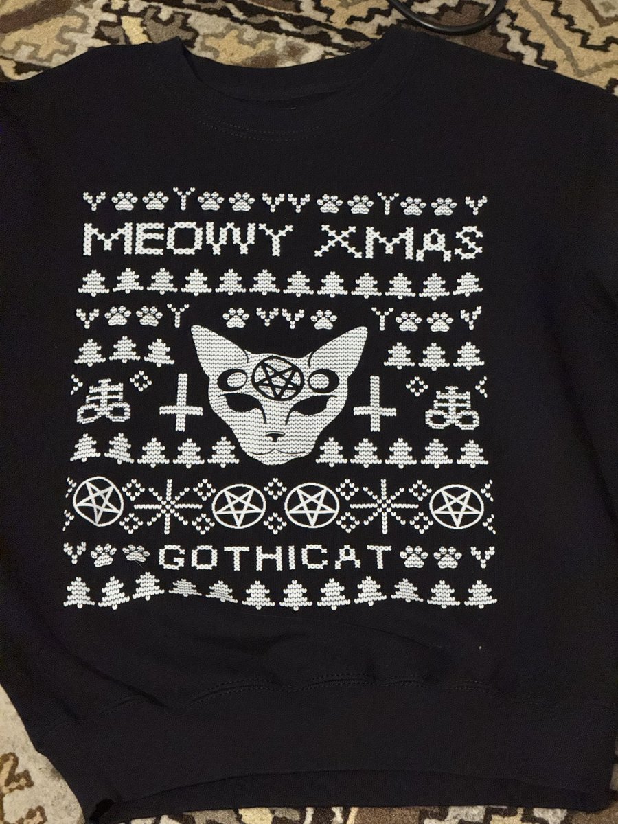 Ihr Lieben~ habt eine tolles Fest, passt auf euch auf und kommt gut ins neue Jahr! Hier mein Weinachtspulli <3