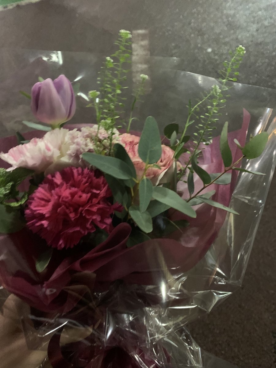 Straight tweet media