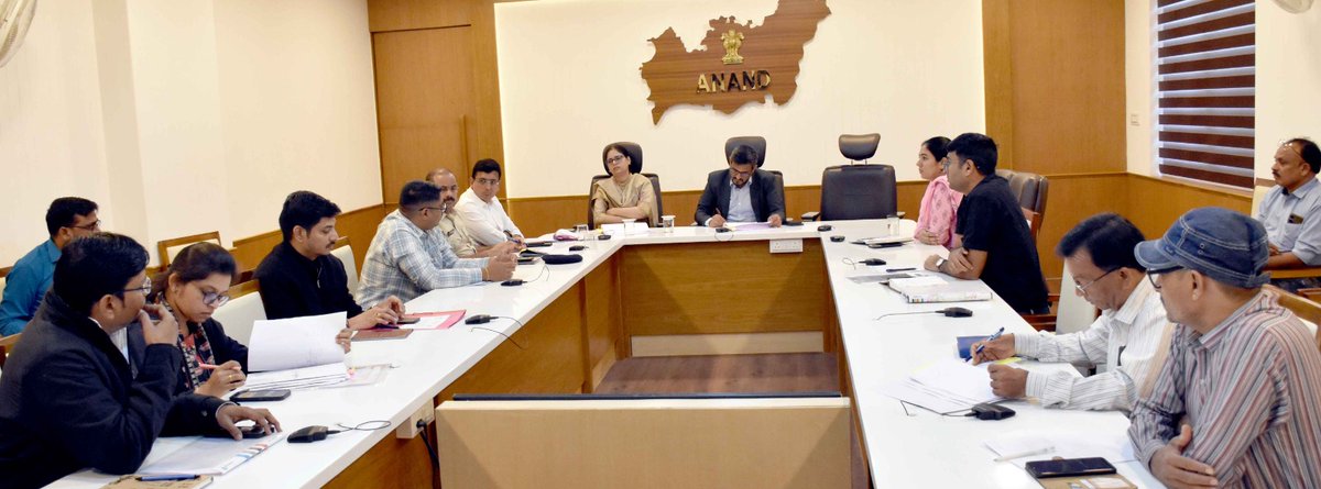 લોકપ્રશ્નોના નિરાકરણ હેતુ આજરોજ જિલ્લા સ્વાગત કાર્યક્રમનું આયોજન કરવામાં આવેલ જેમાં ગત માસમાં પડતર રાખેલ ૦૧ પ્રશ્ન તથા ચાલુ માસના – ૦૭ એમ કુલ મળી ૦૮ પ્રશ્નો રૂબરૂ સાંભળી હકારાત્મક નિરાકરણ લાવવામાં આવેલ.
#DistrictSwagat
#grievanceredressal