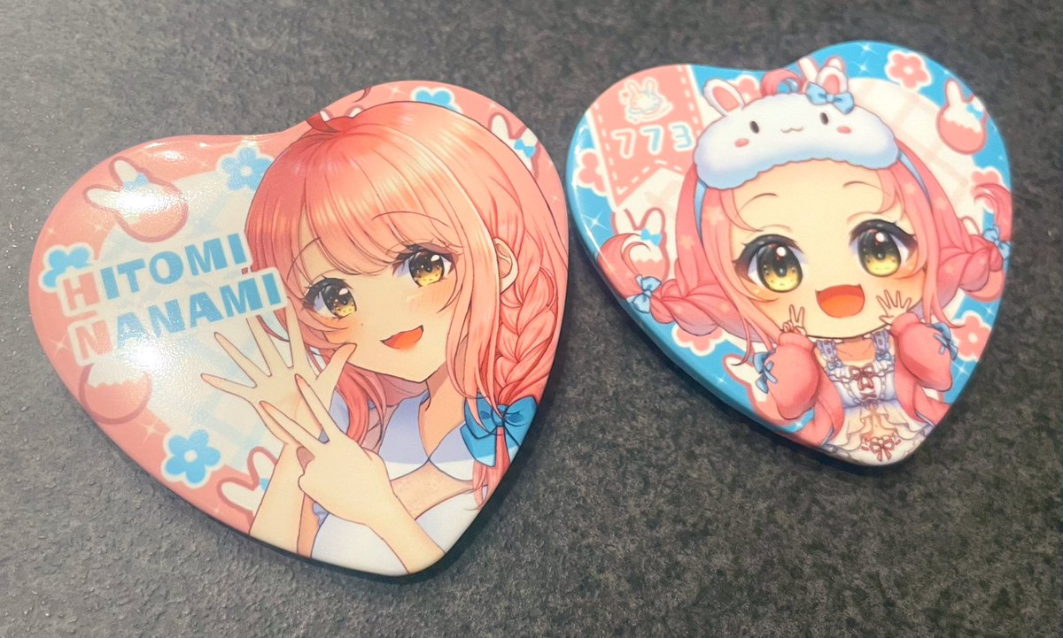 c107 グッズ紹介✨ 】 アニバーサリー♡缶バッチ2種をパシャリ