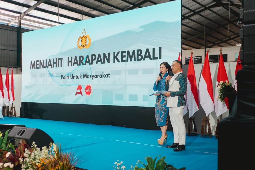 wtorks's tweet image. pabrik garmen hidup lagi, orang-orang bisa kerja. peran Wong Hang Bersaudara di PT. Akarsa Garmen Indonesia bikin #MenjahitHarapanKembali