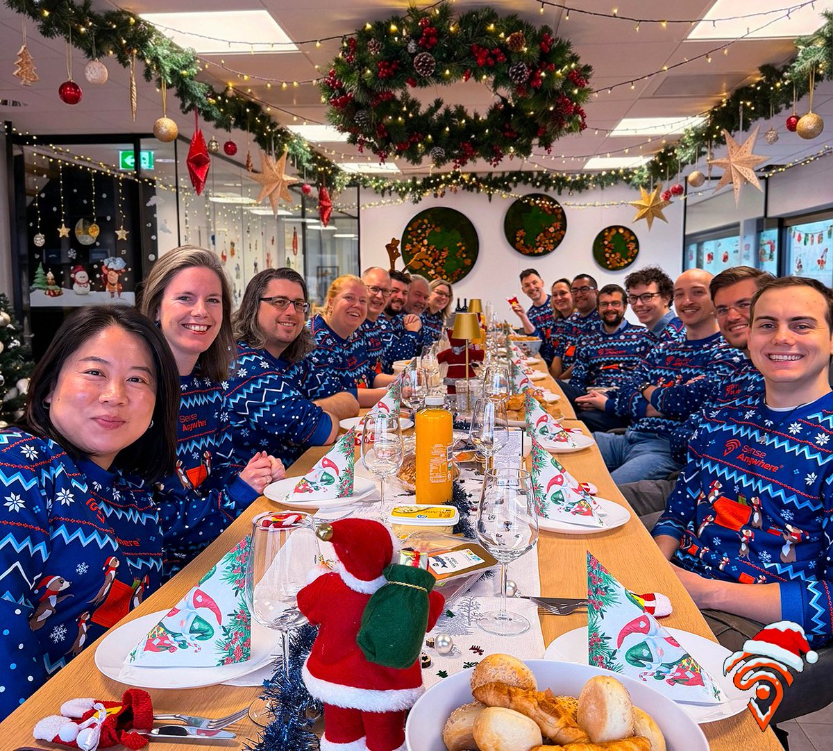 SenseAnywhere's tweet photo. 𝗦𝗲𝗻𝘀𝗲𝗔𝗻𝘆𝘄𝗵𝗲𝗿𝗲 𝗛𝗼𝗹𝗶𝗱𝗮𝘆 𝗚𝗿𝗲𝗲𝘁𝗶𝗻𝗴𝘀 🎄
 
This year demanded 𝗰𝗼𝘂𝗿𝗮𝗴𝗲 - to grow, innovate, and shape the future.
 
At SenseAnywhere, we've focused on shaping 𝗮 𝗻𝗲𝘄 𝘀𝗼𝗳𝘁𝘄𝗮𝗿𝗲 𝗲𝘅𝗽𝗲𝗿𝗶𝗲𝗻𝗰𝗲, delivering 𝗿𝗲𝗳𝗶𝗻𝗲𝗱 𝗵𝗮𝗿𝗱𝘄𝗮𝗿𝗲, and introducing a 𝗳𝗿𝗲𝘀𝗵 𝗹𝗼𝗼𝗸, all driven by our shared purpose: making things better, clearer, and simpler together.
 
We are deeply grateful for your trust.
 
𝗧𝗼𝗴𝗲𝘁𝗵𝗲𝗿, 𝘄𝗲 𝘁𝘂𝗿𝗻 𝗶𝗱𝗲𝗮𝘀 𝗶𝗻𝘁𝗼 𝗶𝗺𝗽𝗮𝗰𝘁.
 
Wishing you a wonderful holiday season with your loved ones 🧡