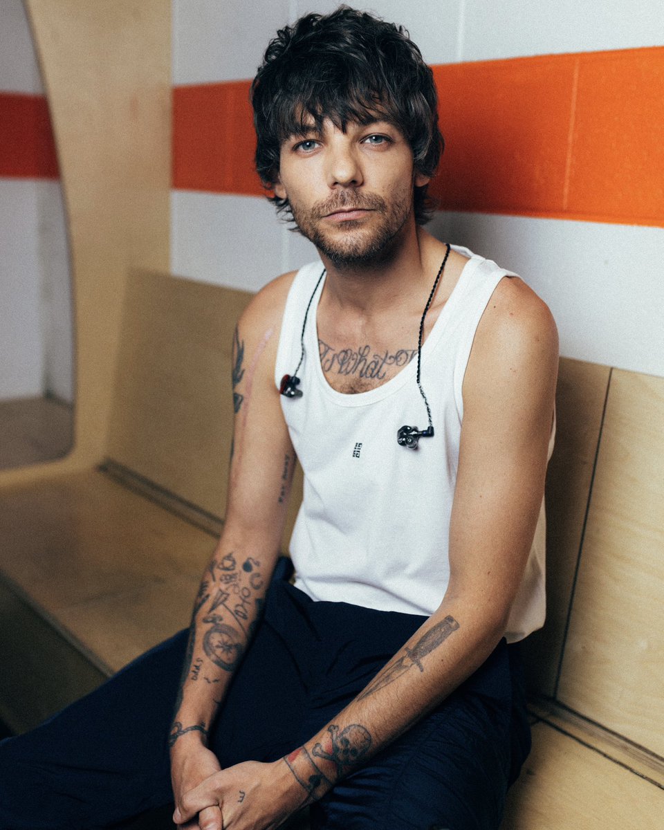 Happy Birthday to our favourite person! ♥️✨

To think we’ve been here for almost half your birthday’s, seeing you overcome and seeing you succeed. What a journey it’s been.

Here’s to celebrating you. x #HappyBirthdayLouis