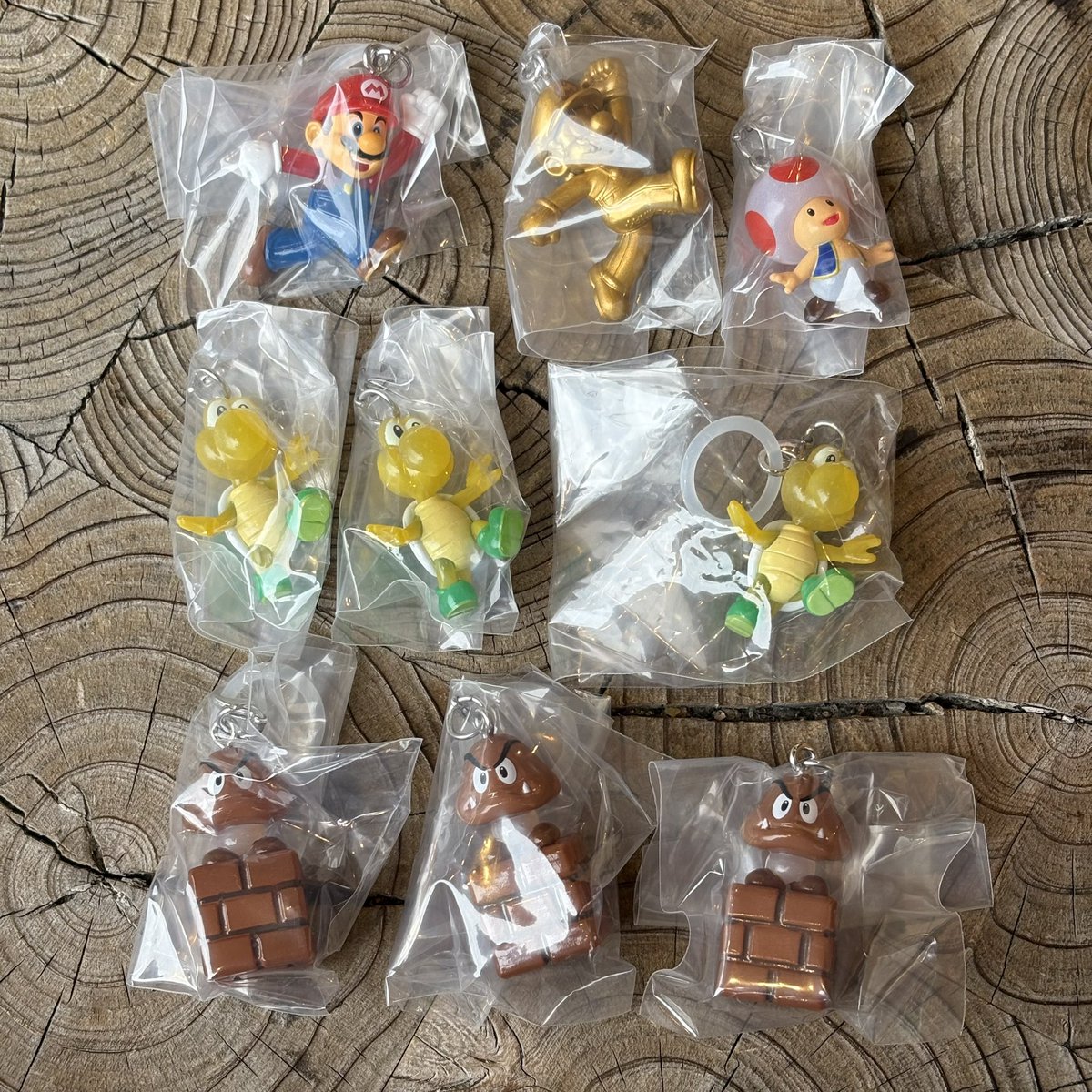 DAHYUN_WHITE's tweet photo. 【交換】スーパーマリオ めじるしアクセサリー2
ガチャガチャ ガチャ めじるし

譲：マリオ,キノピオ,ノコノコ,クリボー,シークレット

求：同種 ヨッシー,クッパ
        めじるしアクセサリー1💖

クッパはn：1可能です◎
郵送交換希望です📮 https://t.co/Yr95kL0cml