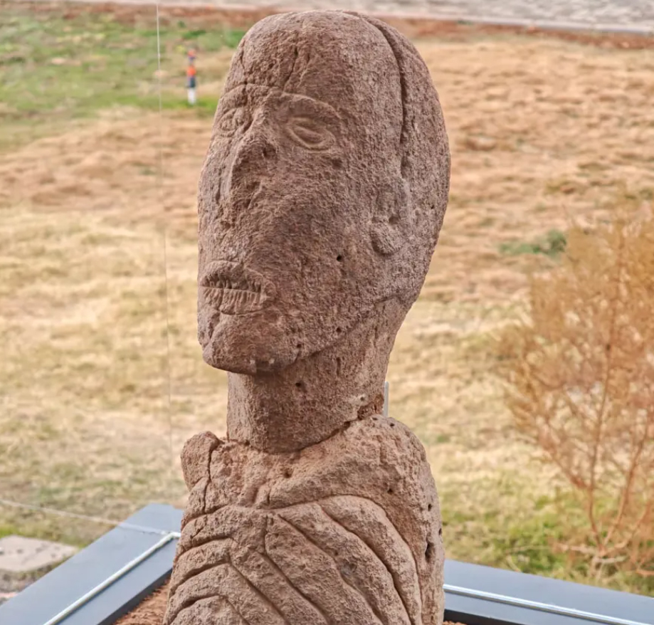 chenear's tweet image. Karahantepe Dünyanın ilk 10 keşfi arasında ve ayrıca Arkeofili’nin arkeologları tarafından da 2025 yılında Türkiye’de ortaya çıkarılan en önemli 10 keşif belirlendi.
hurriyet.com.tr/gundem/dunyani… @hurriyetcomtr aracılığıyla