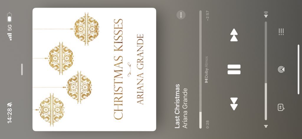 🎧 อยากมาแปะ playlist เพลงชาติช่วงสิ้นปีที่ไว้ฟังช่วง christmas ที่ควรค่าแก่การฟังกันคั้บ 🚂🎄🎅🏻