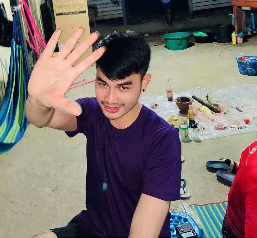 #.| เป็นรับจร้า ถึงหน้า ถึงหุ่นสิคือ รุก 
ฉันเป็นรับจร้า   #รับแบบออริจิ