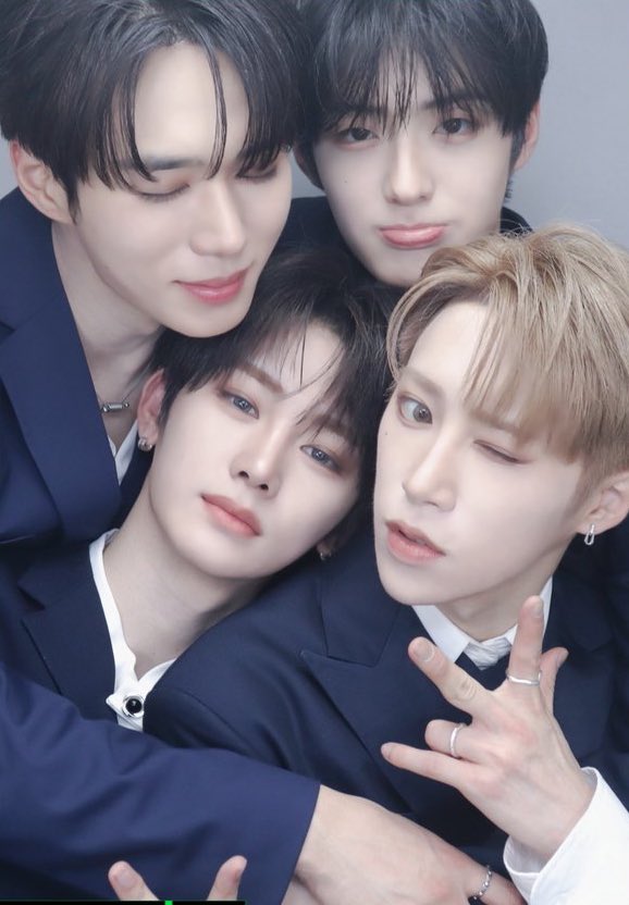 leowondiary's tweet image. I LOVE THEM SO MUCH 💕😭

#ALPHADRIVEONE #ALD1 #알파드라이브원