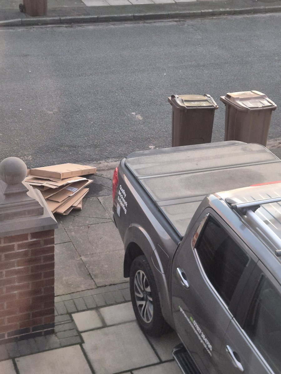 Jimmymooncat's tweet photo. @seftoncouncil A mighty fine job by your trusted workforce. Left the cardboard for someone to trip up on. Words fail me #lazy #Ainsdale #sefton #southport https://t.co/NfMqXcIIdR
