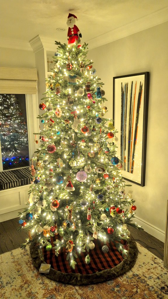 RockTheseTweets's tweet image. It's looking a bit festive up in here... 🎄
Merry Christmas! 
#HOHOHO