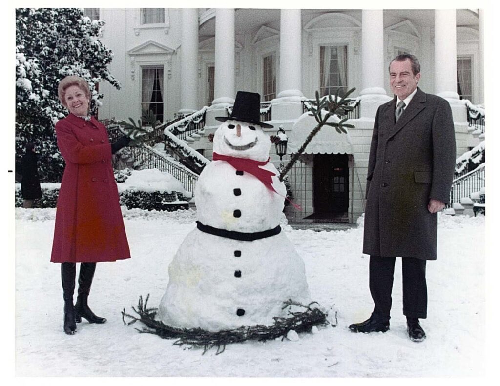 MythoMilhous's tweet photo. You need to be merrymaxxing https://t.co/uv4XeUmleY