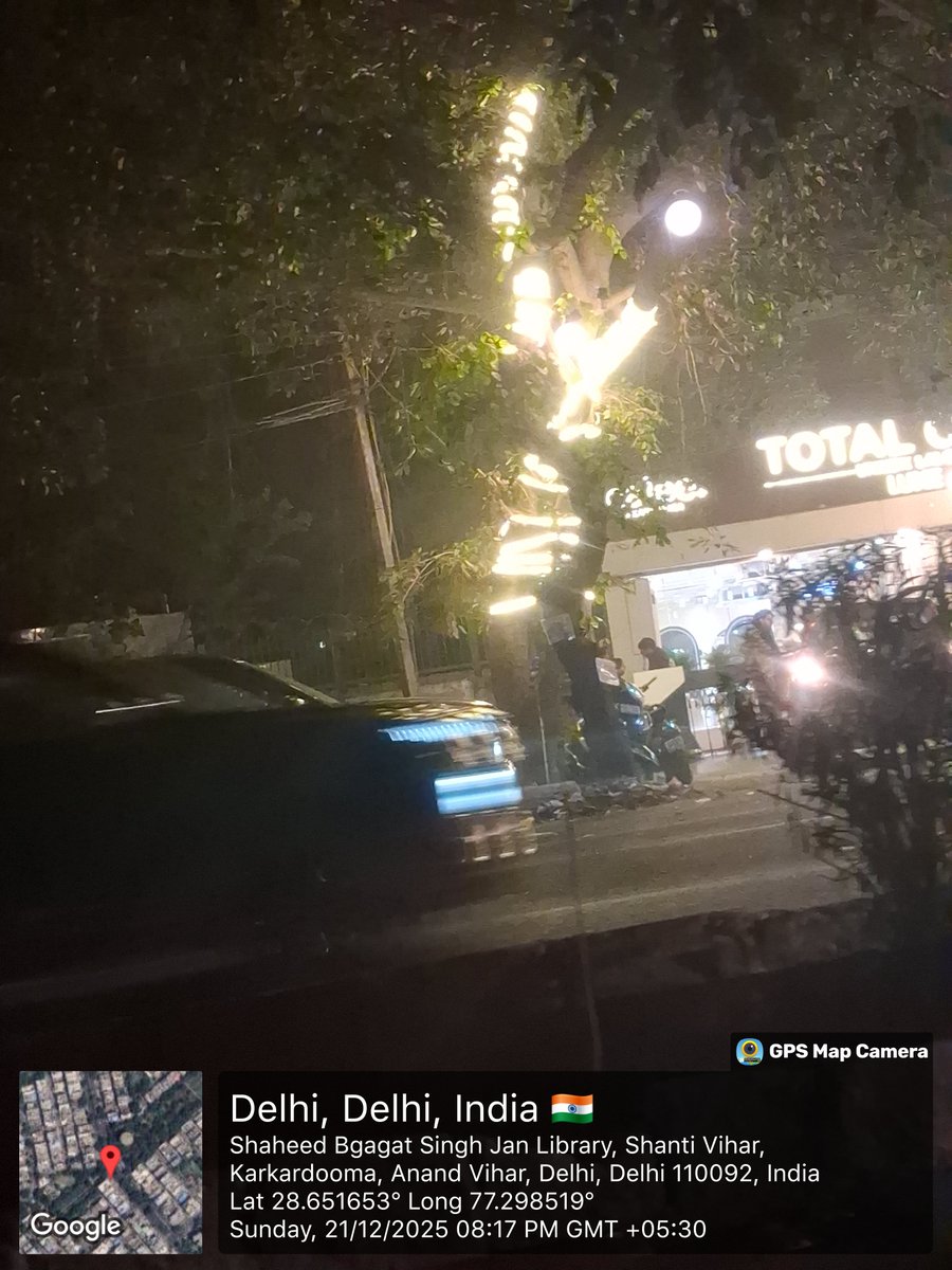 hemant8888's tweet photo. @MCD_Delhi @CMODelhi concern departments officers are sleeping where as trees are used for decoration and due these lights causing heat they are getting week &amp; damaged. NGT already order for removal but still no action taken to remove such lights @mssirsa https://t.co/6PAbCYDBkK