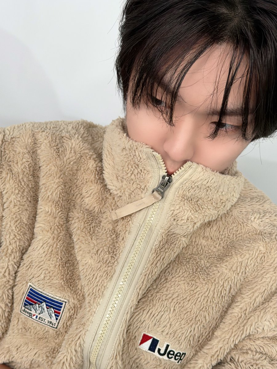 GHOST9OFFICIAL's tweet photo. [📸]

📁 
 └ 메리 크리스마스 🎄 
따숩게 입고 행복한 시간 보내세요~!

#GHOST9 #고스트나인
#LEEKANGSUNG #이강성
#Christmas #크리스마스 https://t.co/d3K0Z2P4yx