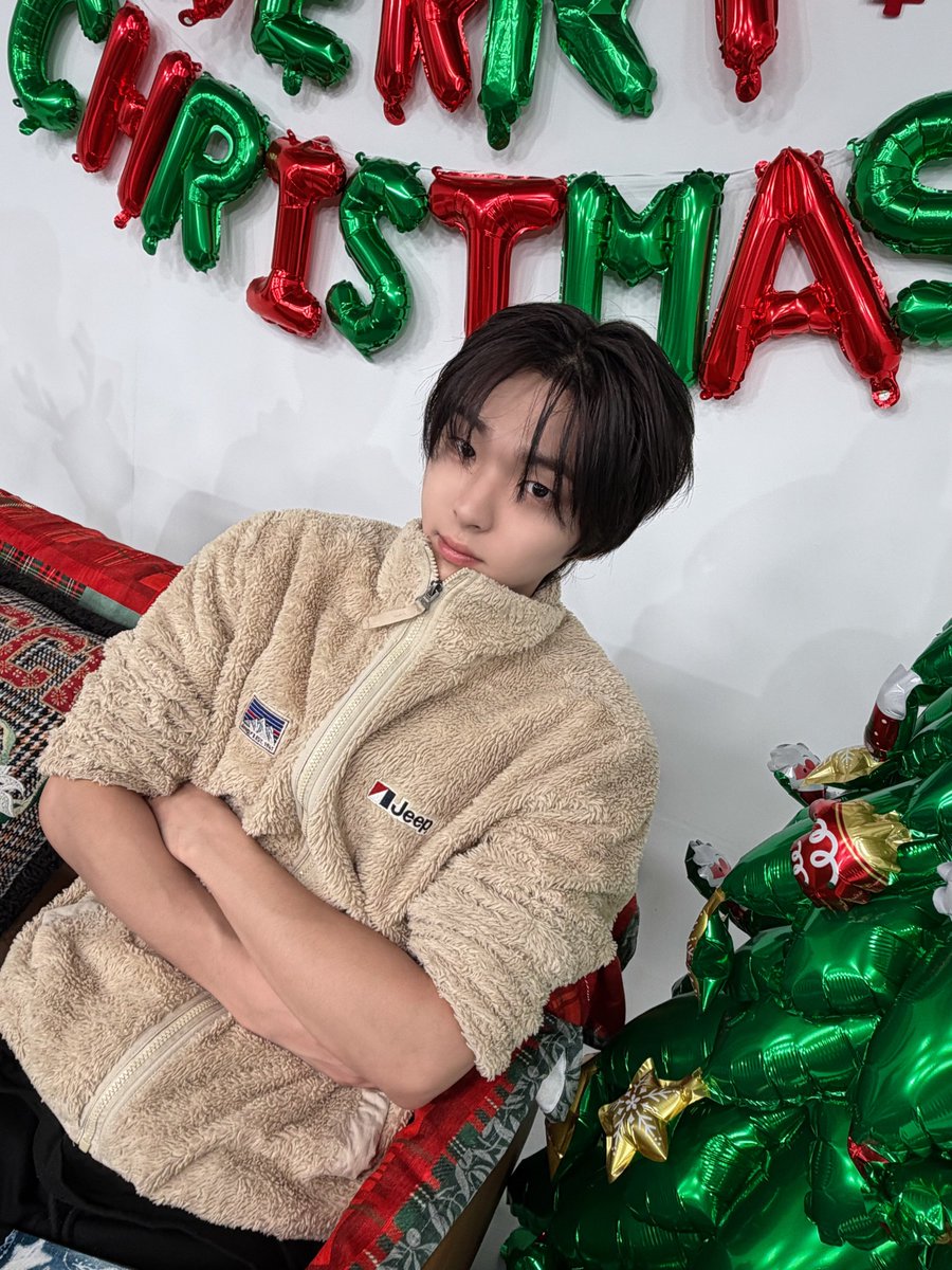 GHOST9OFFICIAL's tweet photo. [📸]

📁 
 └ 메리 크리스마스 🎄 
따숩게 입고 행복한 시간 보내세요~!

#GHOST9 #고스트나인
#LEEKANGSUNG #이강성
#Christmas #크리스마스 https://t.co/d3K0Z2P4yx