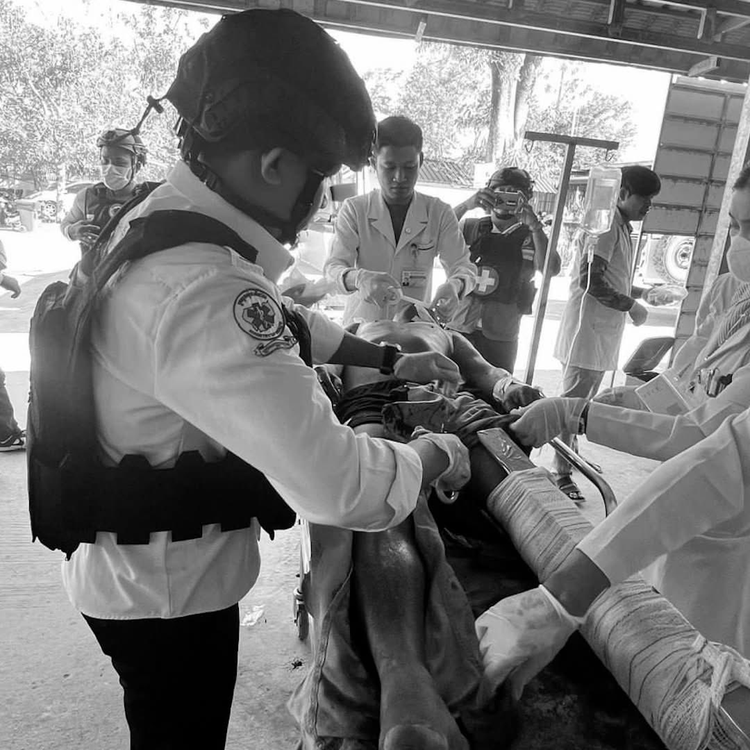 CambodiaTrend's tweet photo. At 10:00am, the Thai military deployed T-50 fighter jets to drop four bombs into a civilian residential area where civilians were residing, further deep into Cambodian sovereign territory in Banan district, Battambang province.

Source: Ministry of National Defence 
Picture: Cambodianess

#CambodiaNeedsPeace #JusticeForCambodia