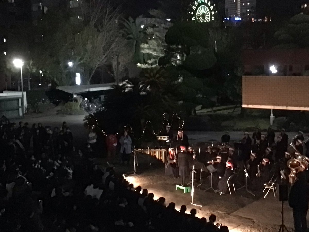 12月22日〜23日　ダンス部と音楽部、吹奏楽部のクリスマスイベントが行われました♪イルミネーションも点灯され、クリスマスの雰囲気たっぷりでした生徒も職員も癒された時間でした。ありがとうございました。（ダンス部の写真は入り次第追加いたします）
