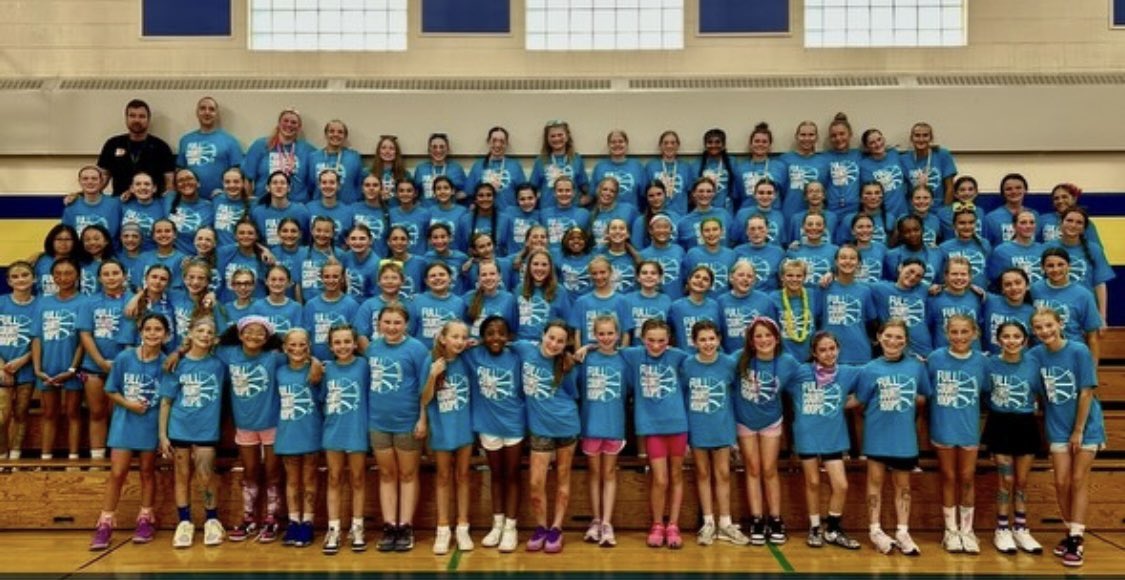 full_courthoops's tweet image. Xmas gift?  FCH Summer SuperCamp registration is open!  FCH members always get a discount.  Click here: fullcourthoops.leagueapps.com/camps/4717550-…