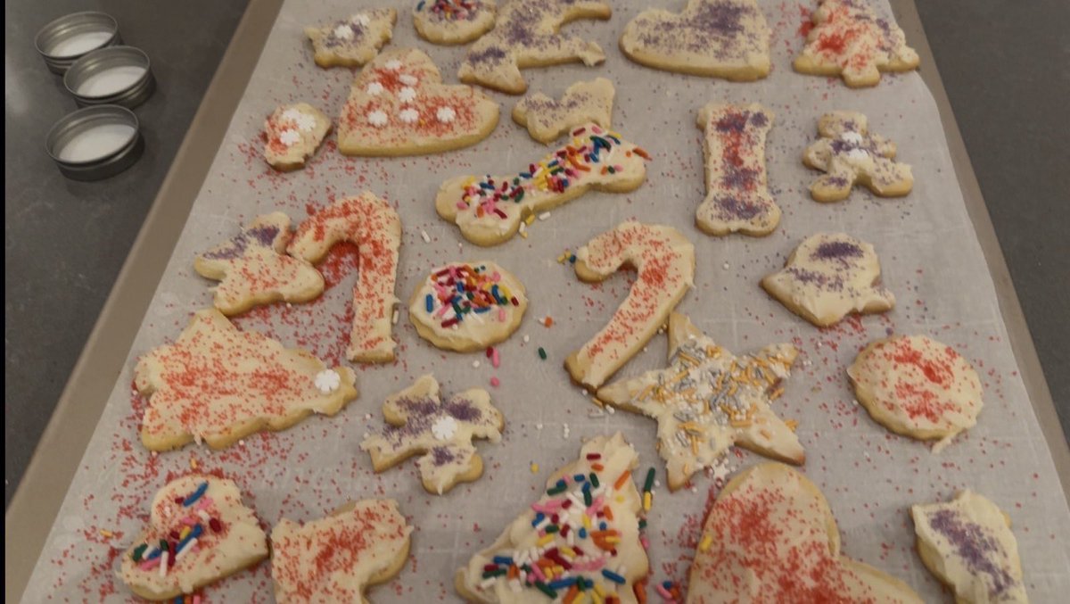 RepDelBene's tweet image. Christmas cookies are always a tradition in our family. My favorite are my dad’s sugar cookies—which everyone gets to help decorate.
 
Comment below with yours!