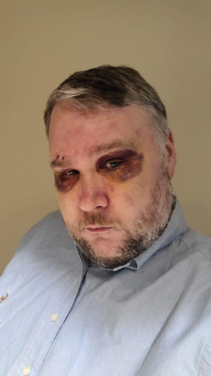 Pat, who is herding plates, spinning cats. tweet media