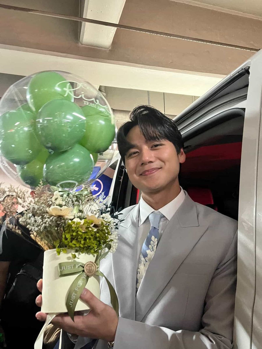 PopPlanet_'s tweet photo. River Joseph Steals Hearts at Call Me Mother Premiere. https://t.co/BmIsukzzJB